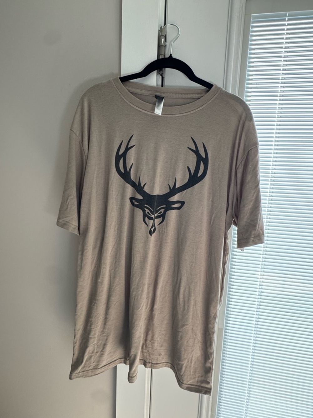 Men's Beige Bucked Up Gym Graphic Deer T-Shirt
